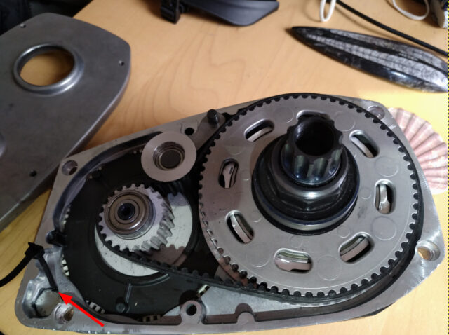 Einem Knacken auf der Spur – Wackelnde Brose Drive-T Motorschrauben mit Kabelbinderstück zähmen – Solved: Bike jetzt knackfrei