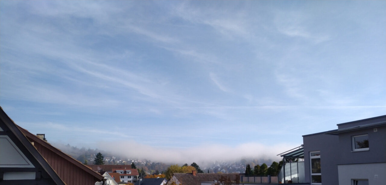 Sonnenenergie Ernte-Log vom 29.10.2021 in Esslingen Hohenkreuz mit einem mobilen 50 Watt-Solarpanel auf dem Dach